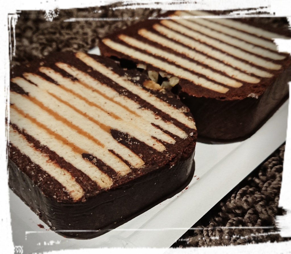 Kalter Hund: Ein Kuchen aus Keksen und Schokolade.